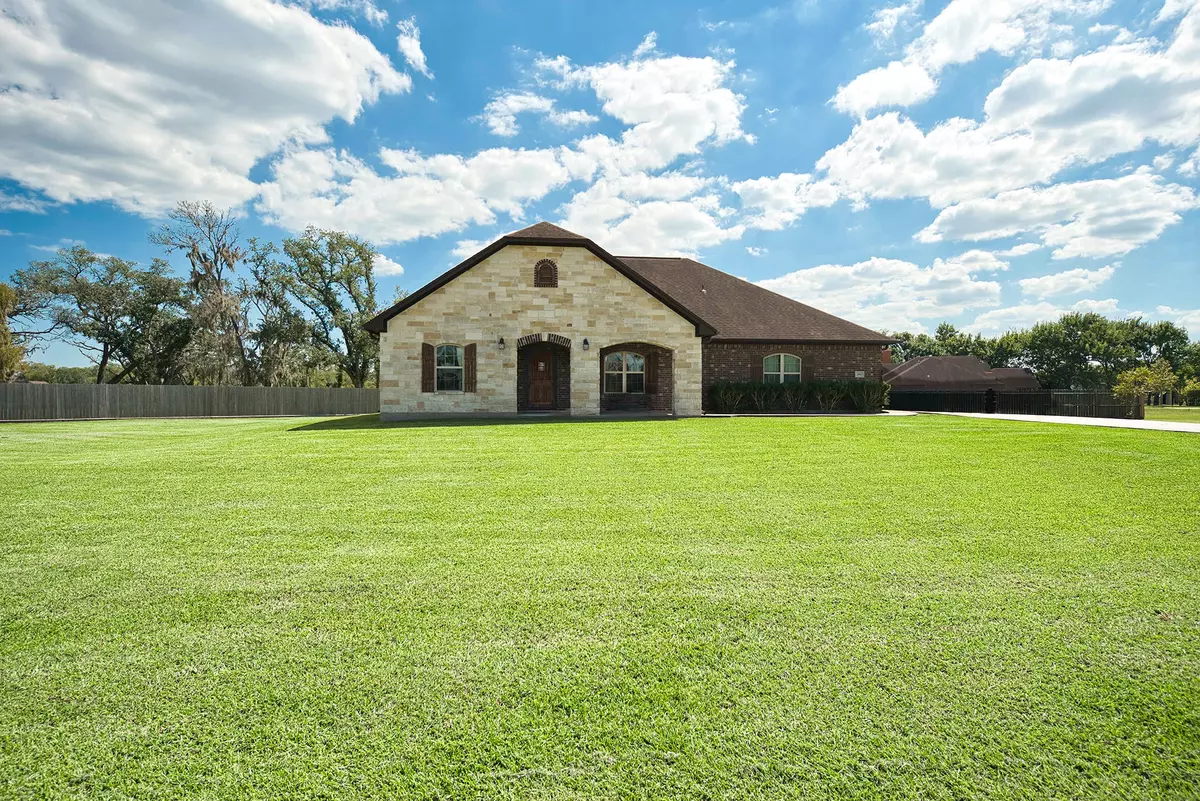 Angleton, TX 77515,269 County Road 840