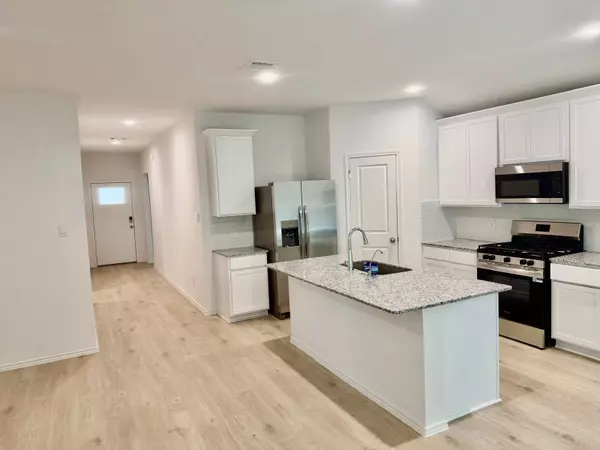 Fresno, TX 77545,4922 OAKWOOD DRIVE