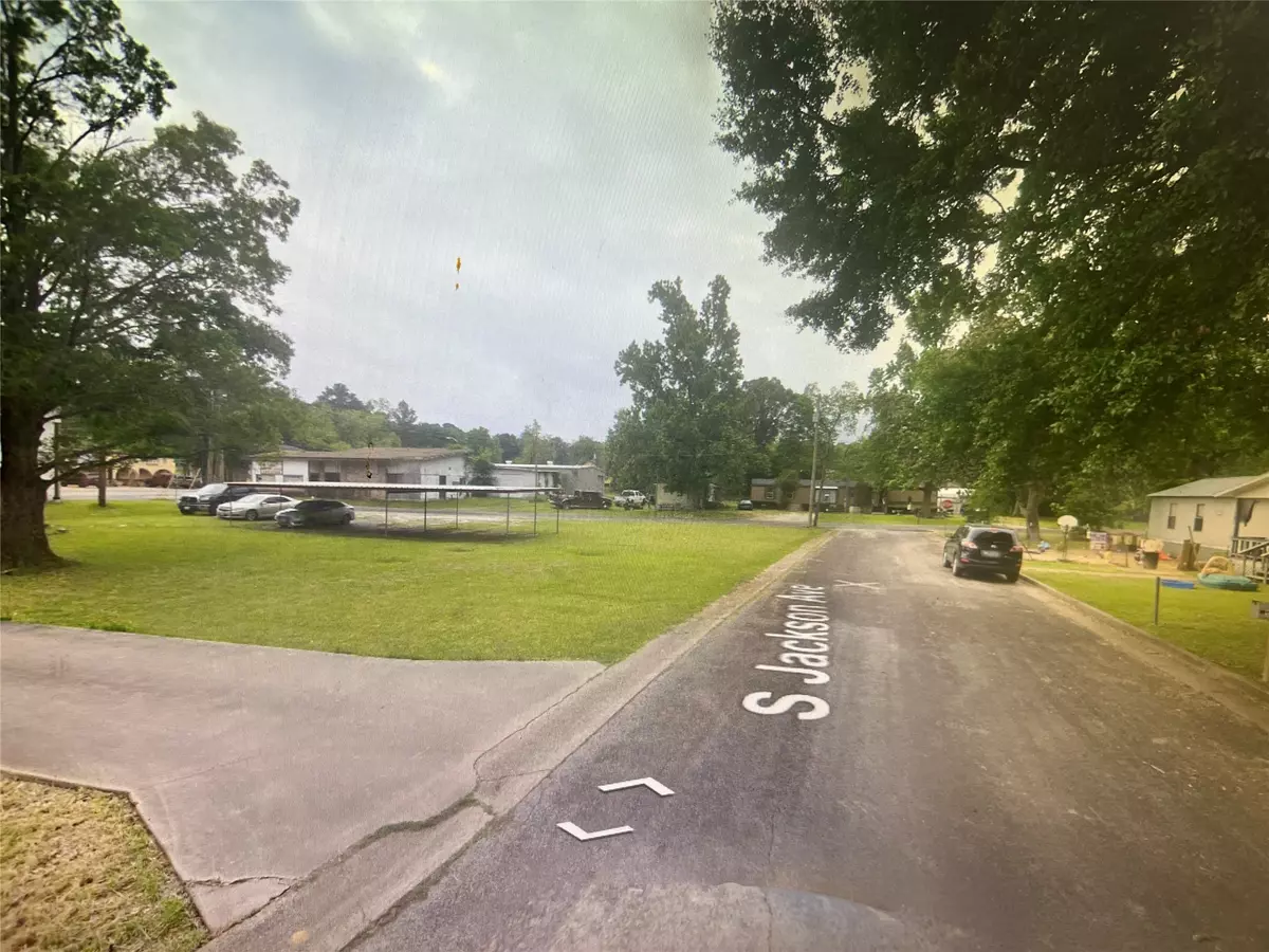 Livingston, TX 77351,220 S Jackson AVE