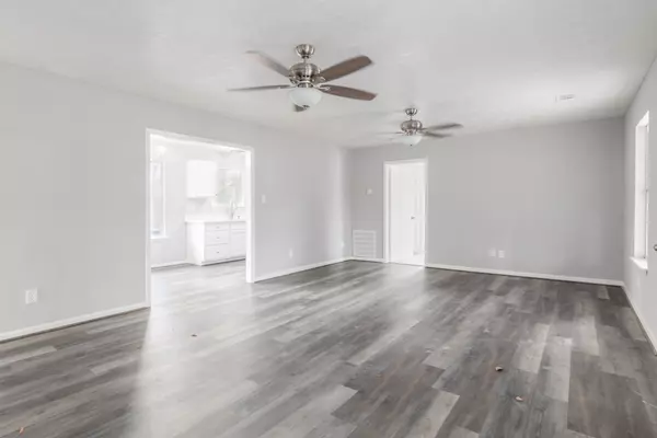 Conroe, TX 77301,909 Webb ST