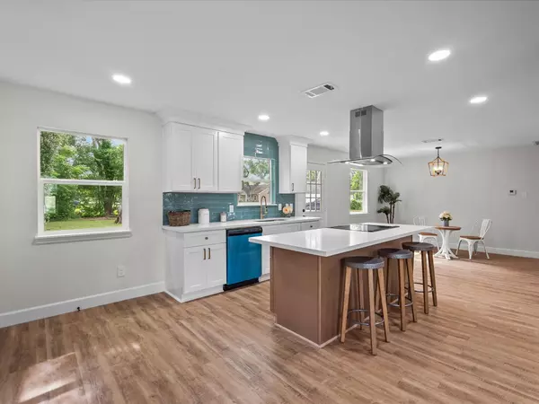 Santa Fe, TX 77510,5225 Main ST