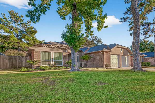 8526 Greenleaf Lake DR, Houston, TX 77095