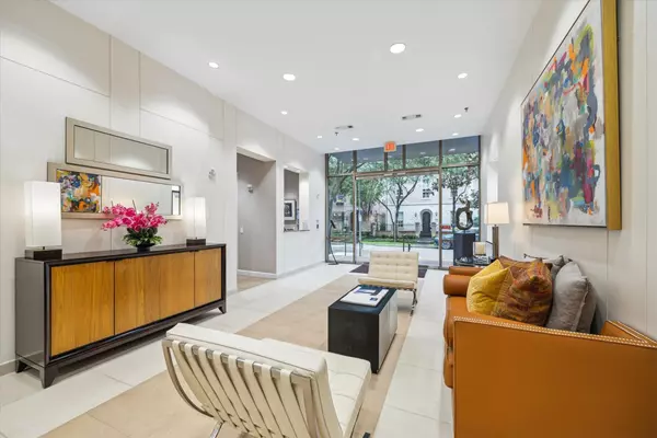 Houston, TX 77027,2211 Briarglen DR #310