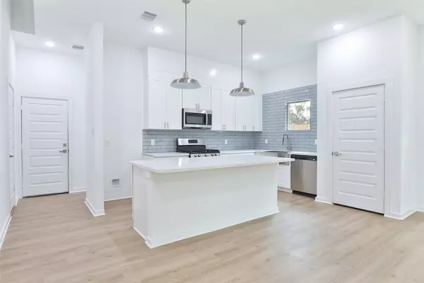 North Houston, TX 77016,9349 Lavender St