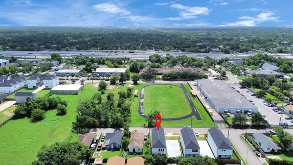 Houston, TX 77026,2911 Jones ST