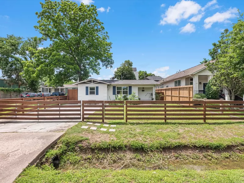 1207 Archer ST, Houston, TX 77009