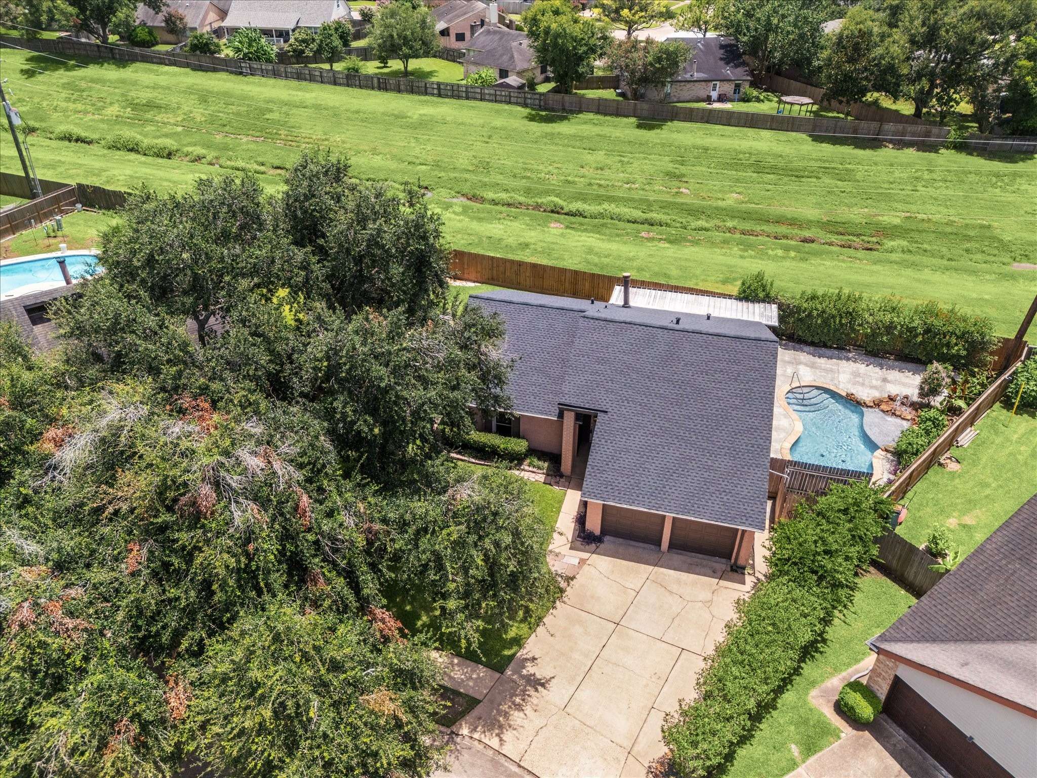 1920 Strawfield DR, Sugar Land, TX 77478