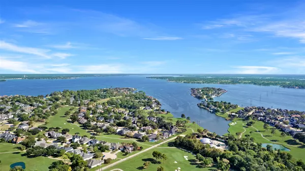 12 Monterrey RD E, Montgomery, TX 77356