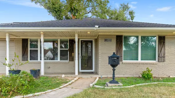 Houston, TX 77008,1822 Millwood DR