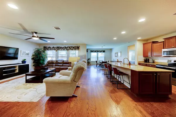 League City, TX 77573,725 Pienza LN