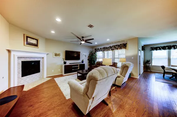 League City, TX 77573,725 Pienza LN