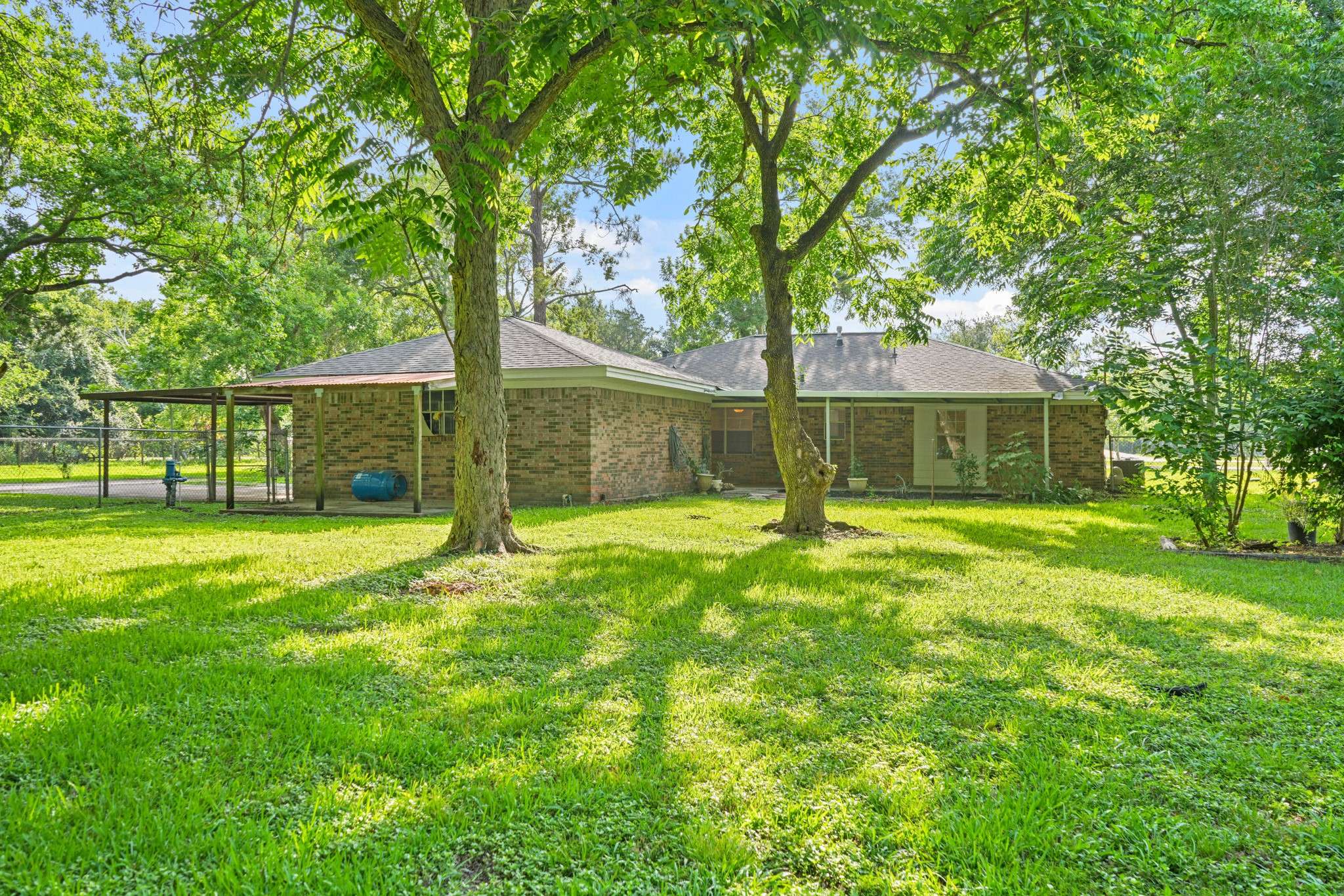 12710 Midlane Dr, Pearland, TX 77581
