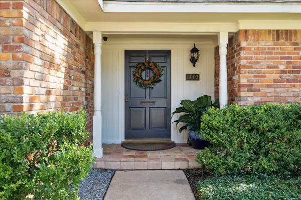 Houston, TX 77056,5603 Locke Lane