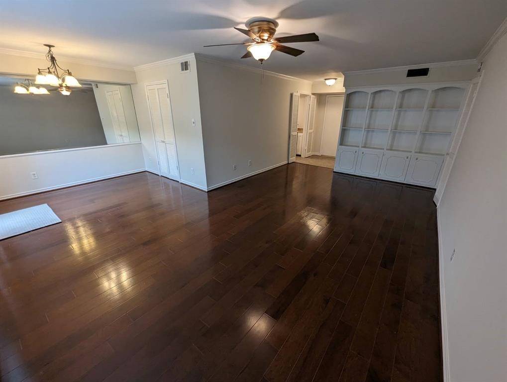 Houston, TX 77024,355 N Post Oak LN #638