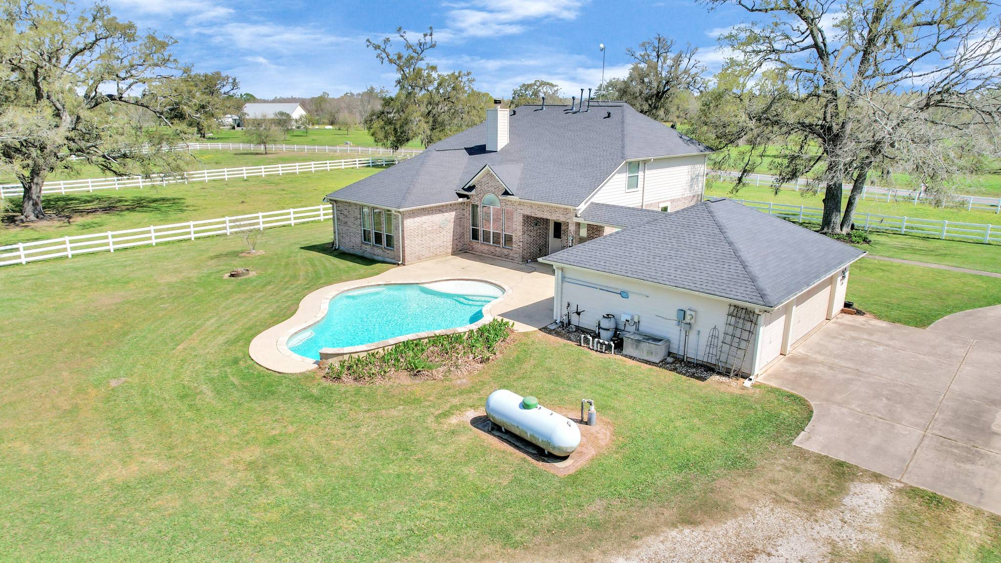 1110 Indian RDG, Rosharon, TX 77583