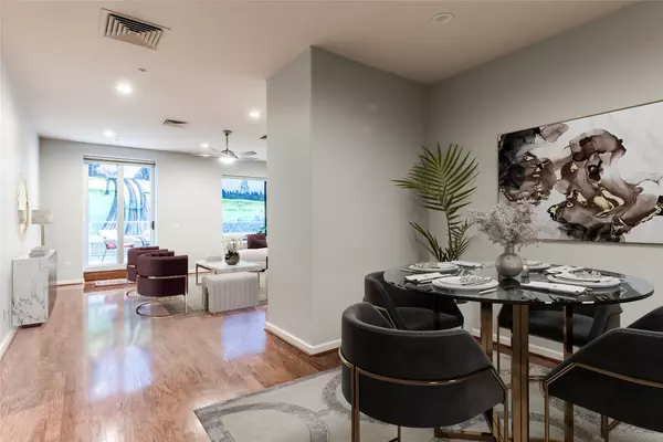 Houston, TX 77002,914 Main ST #812