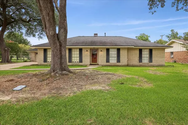 2012 Melwood, Orange, TX 77630