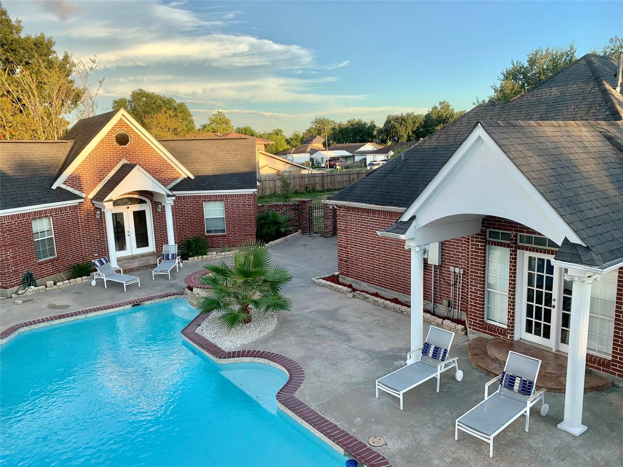 8303 Lanham LN, Houston, TX 77075