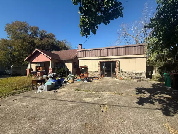 Baytown, TX 77520,6703 Bayway DR