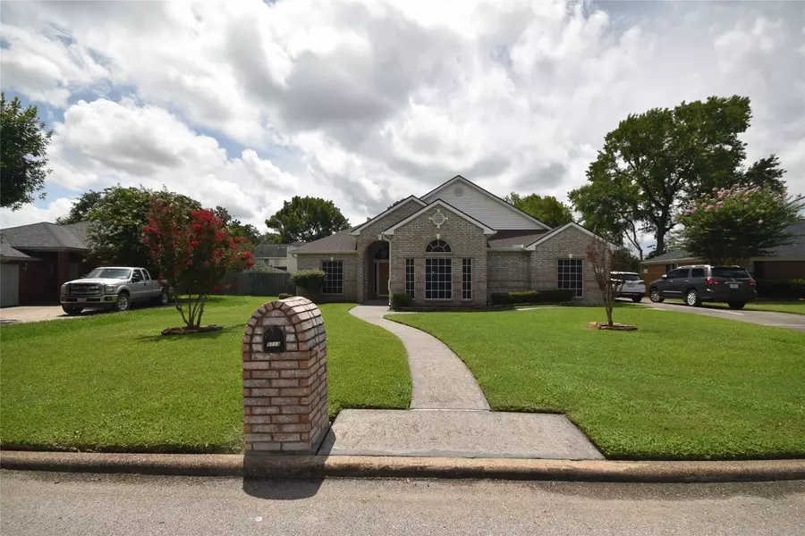 5113 Greenwater DR, Willis, TX 77318