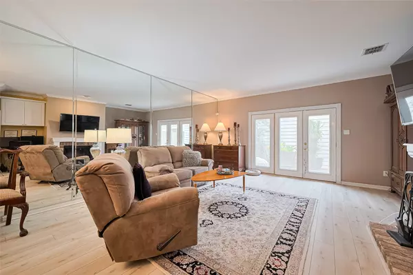 Houston, TX 77057,5909 Woodway Place CT