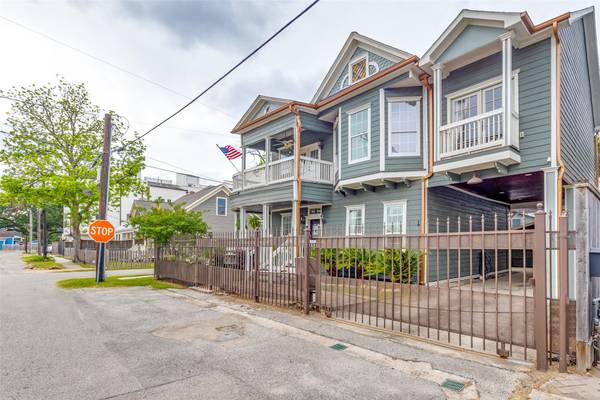 1220 Bingham ST, Houston, TX 77007