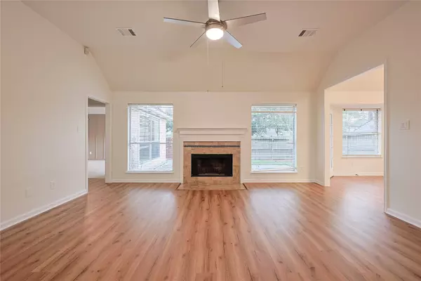 League City, TX 77573,2109 Eastland ST