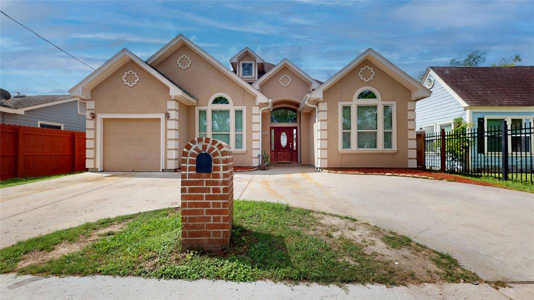 7106 Japonica ST, Houston, TX 77087
