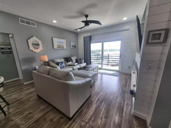 League City, TX 77573,793 Davis RD #301