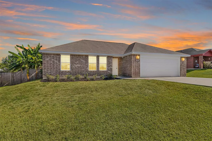 12588 Ridgecrest DR, Willis, TX 77318