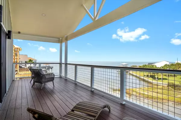 3738 Laguna DR, Galveston, TX 77554