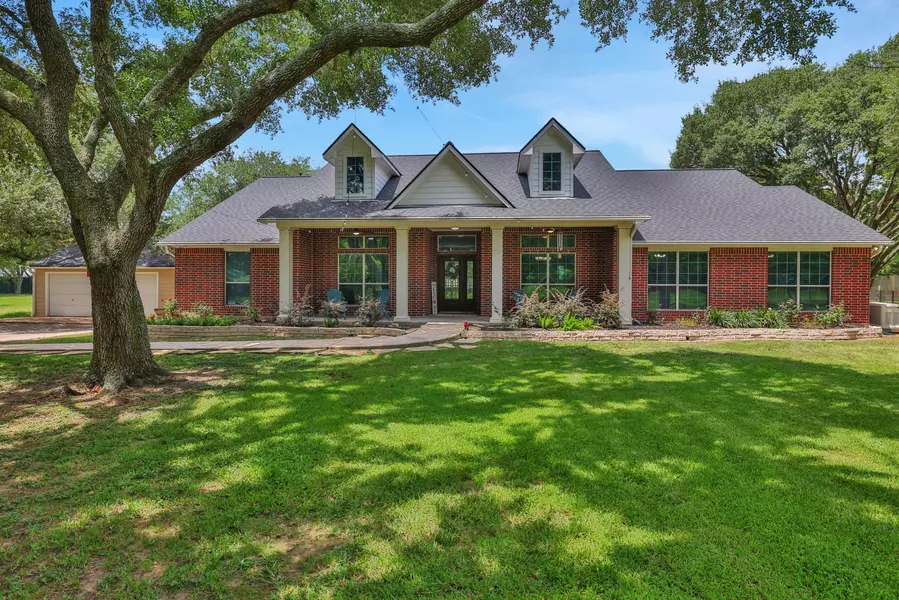 19407 Pine Tree LN, Waller, TX 77484