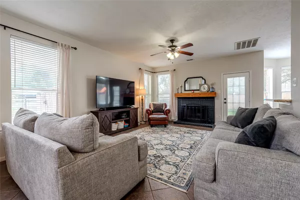 Pearland, TX 77581,3902 Oak Wood DR N