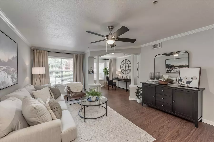 2100 Bering Dr #6-609, Houston, TX 77057