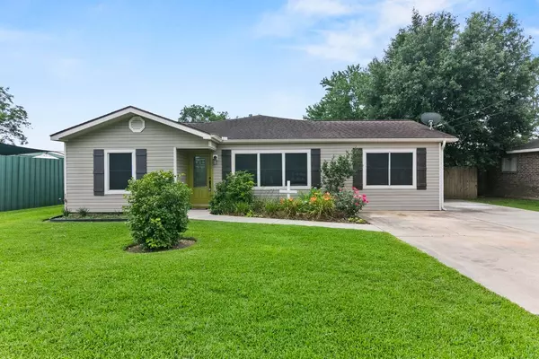 240 Roberts AVE,  Bridge City,  TX 77611