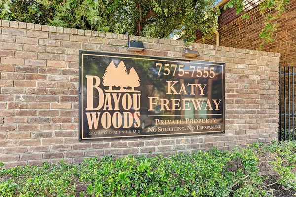 7555 Katy FWY #138, Houston, TX 77024