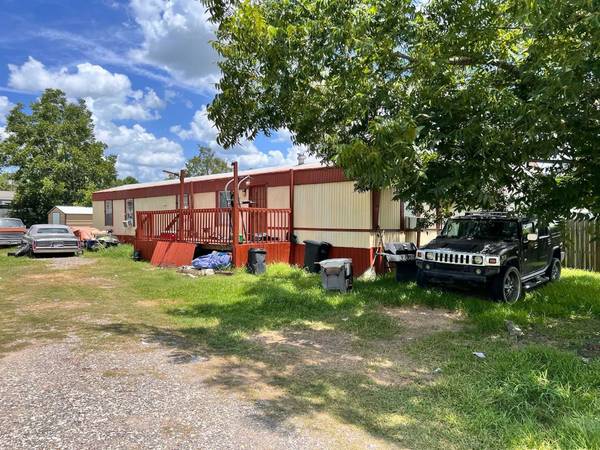 623 E Saint Charles DR, Crosby, TX 77532
