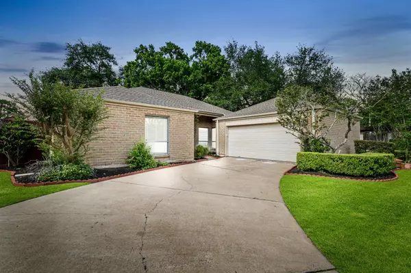 11306 Ella Lee LN, Houston, TX 77077