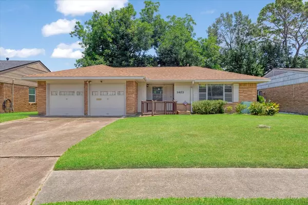 1403 Marlock LN, Pasadena, TX 77502