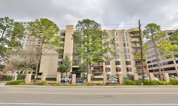 Houston, TX 77057,661 Bering DR #208