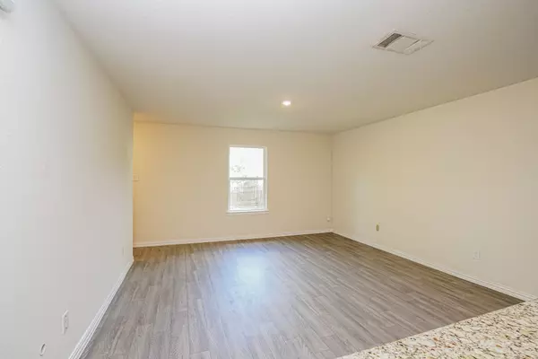 Houston, TX 77051,8521 Dosia ST