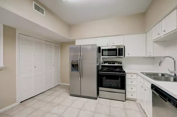 Houston, TX 77063,2100 Tanglewilde ST #404