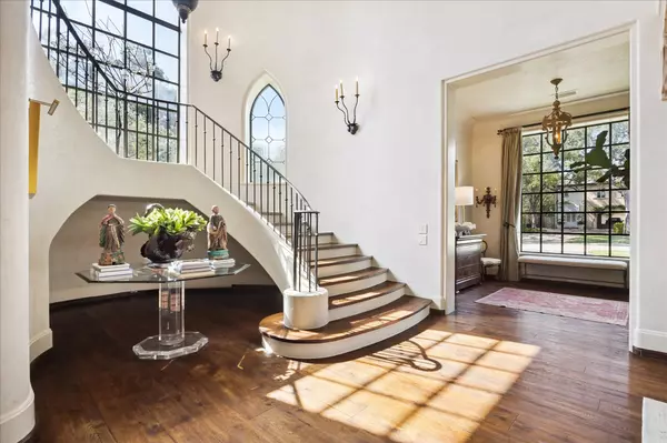 Houston, TX 77056,5555 Cranbrook RD