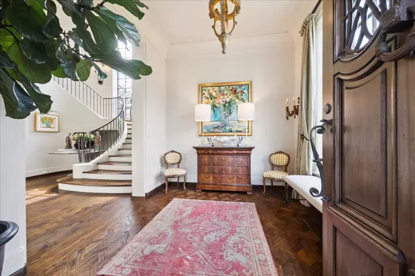 Houston, TX 77056,5555 Cranbrook RD