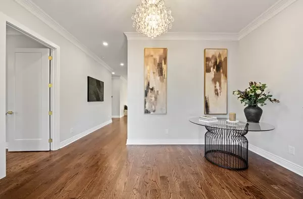 Houston, TX 77008,1831 Tattenhall DR