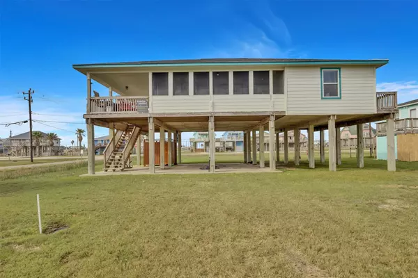 818 Sea Shell DR, Freeport, TX 77541