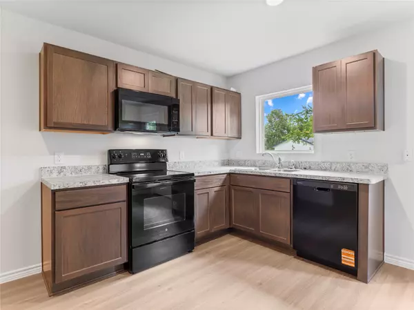 Sweeny, TX 77480,304 N Orange ST
