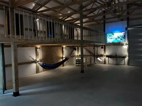 Buna, TX 77612,33847 US Highway 96 S