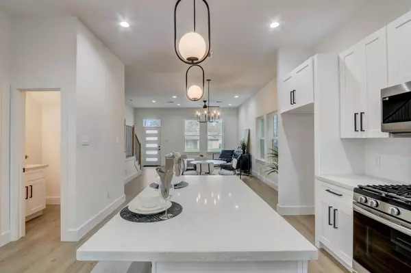 Houston, TX 77088,1205 Dewalt ST