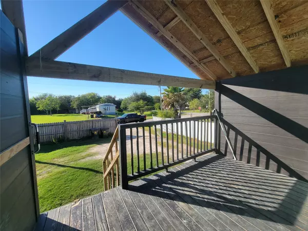 Dickinson, TX 77539,715 11th ST